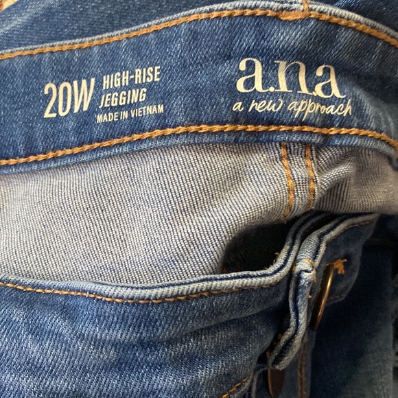 2 pairs of plus size ana jeans 20W - Picture 3 of 6